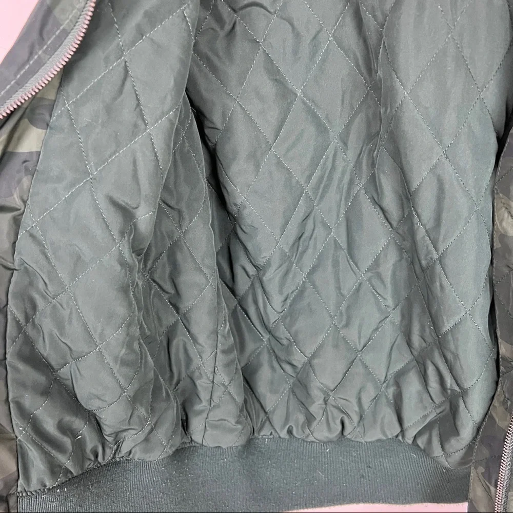 Garage women's camo bomber jacket small